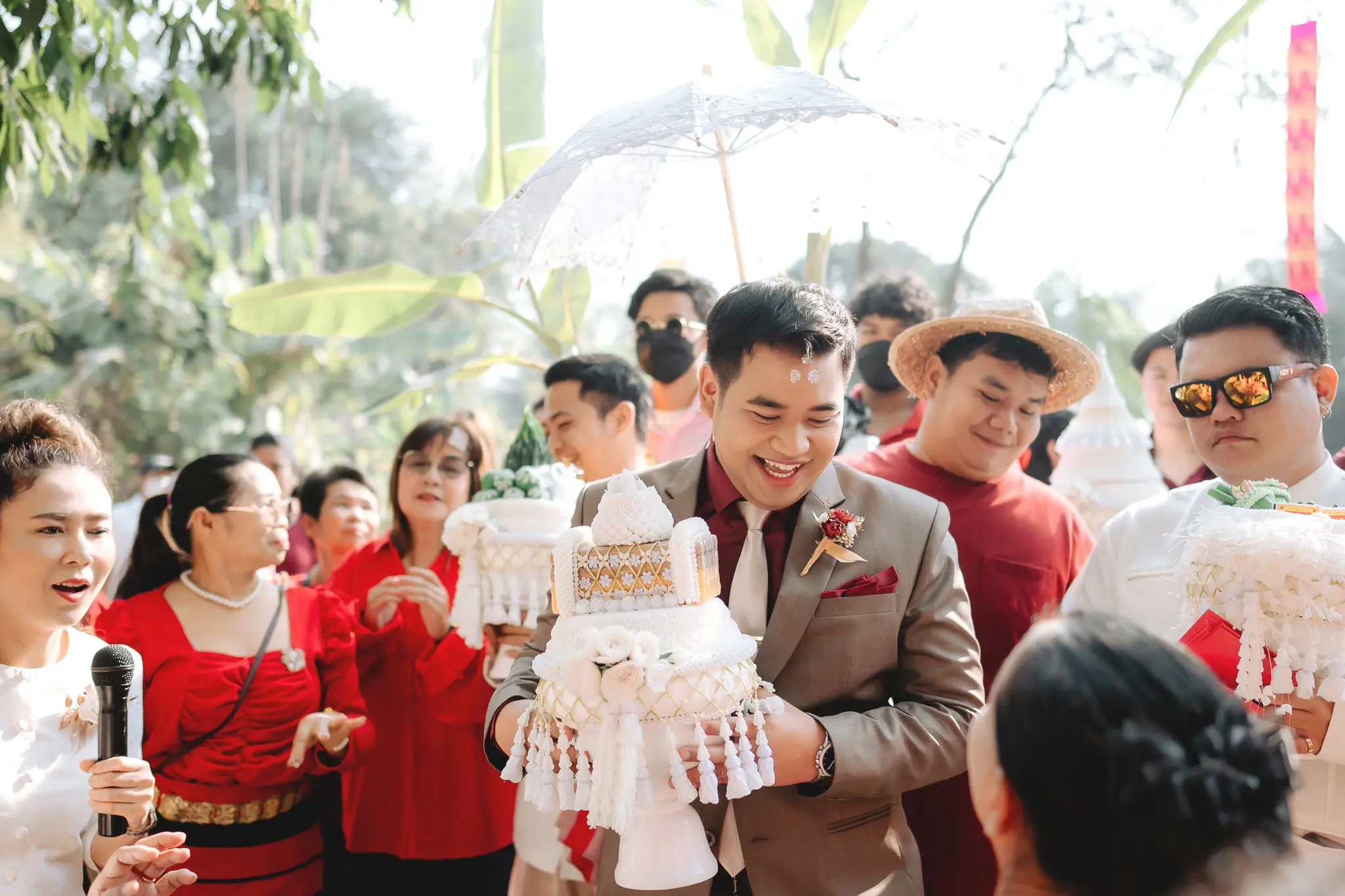khanmak in thai buddhist wedding