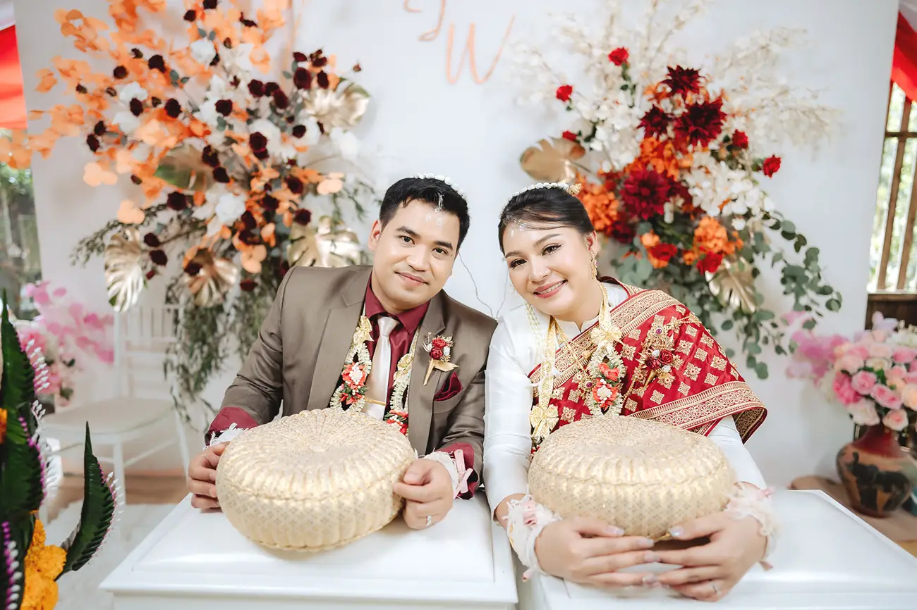 water pouring ceremony for thai buddhist wedding